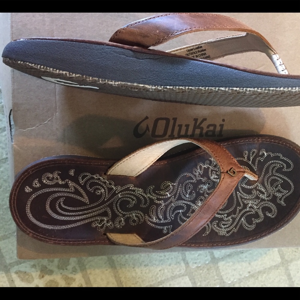 Olukai paniolo flip flops